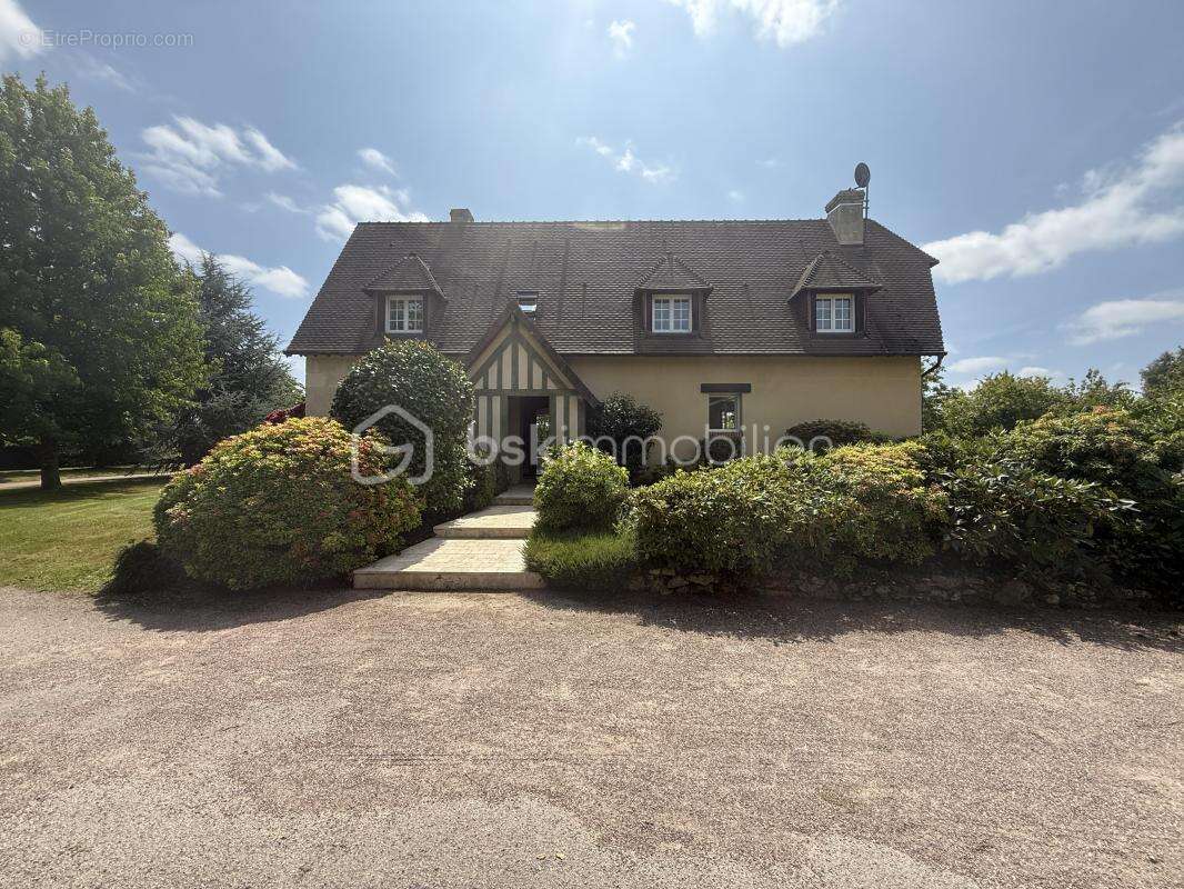 Maison à PONT-L&#039;EVEQUE