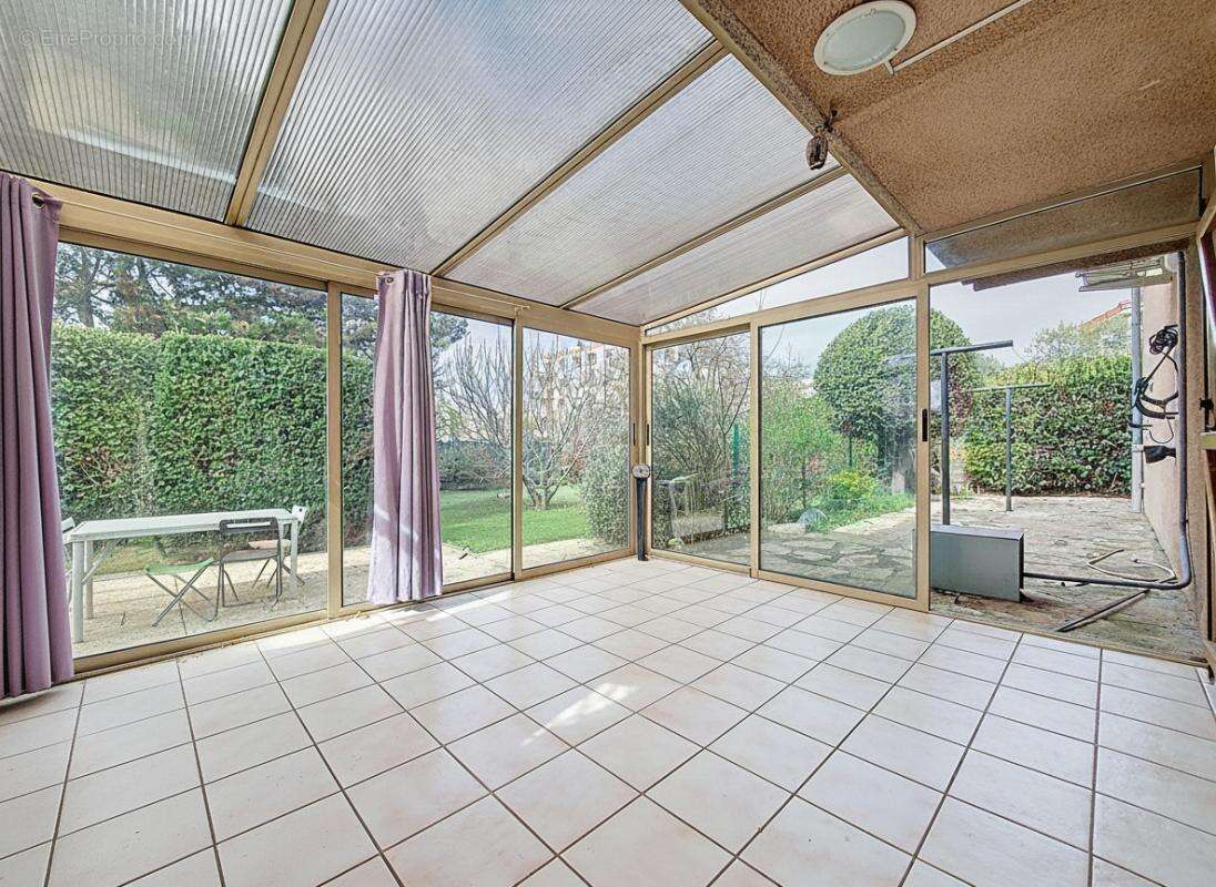 Maison - 2 Chambres - Possibilité 3 supplémentaires - Véranda - Jardin - Au calme - Proche toutes commodités - photo 13