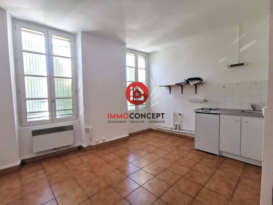 Appartement à BAGNOLS-SUR-CEZE
