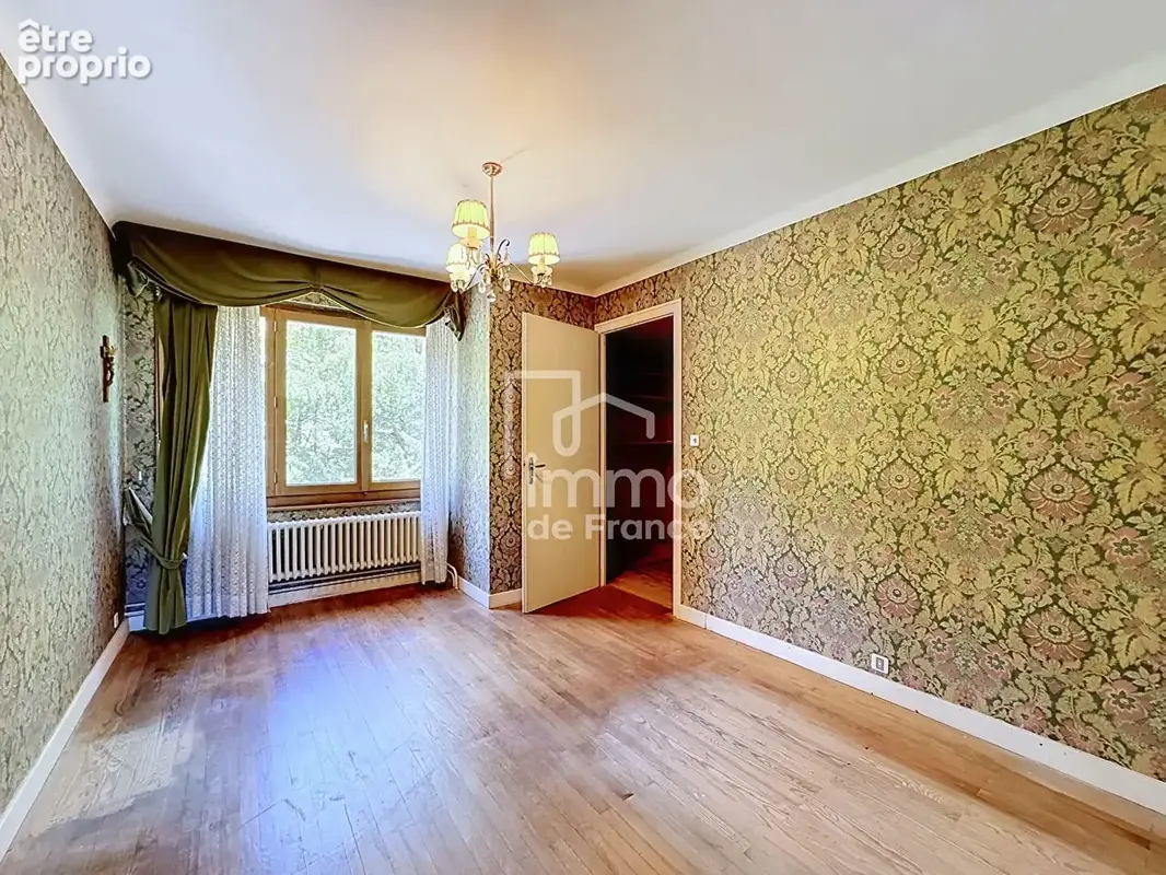 Maison 7 pièces 210 m² à vendre à Bellegarde-Sur-Valserine (01200) - photo 12