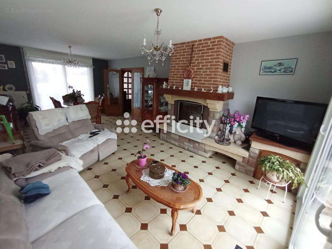 Maison à NEUVILLETTE