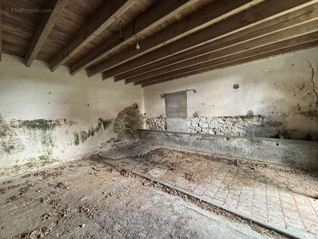 Maison à LES LANDES-GENUSSON