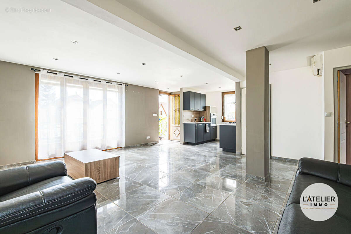 Maison à ANIZY-LE-CHATEAU