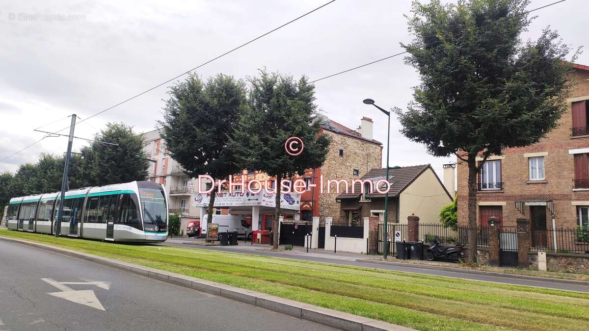 Commerce à EPINAY-SUR-SEINE