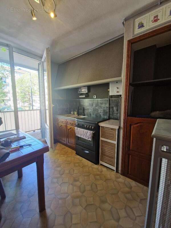   - Appartement à VENISSIEUX