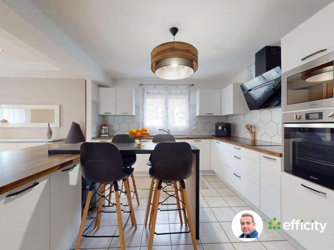 Maison à CHATILLON-SUR-CHALARONNE