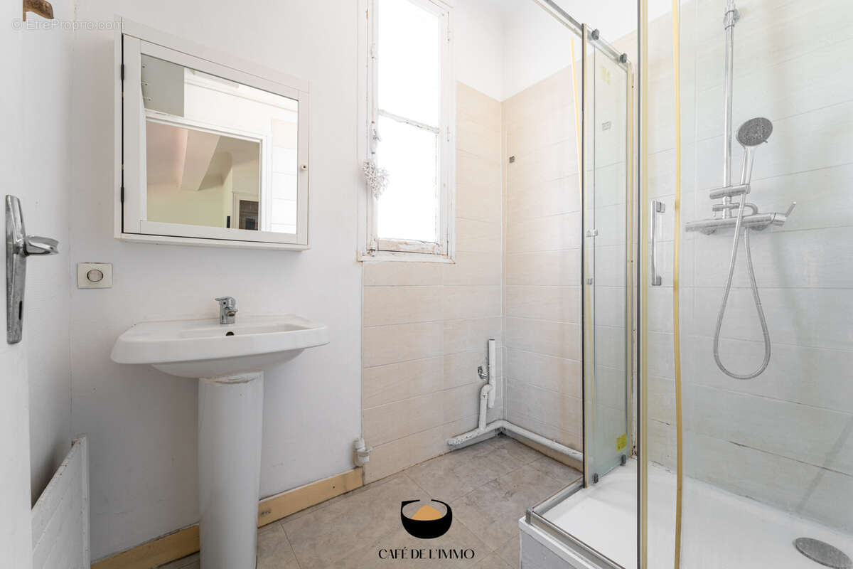 Appartement à MARSEILLE-1E