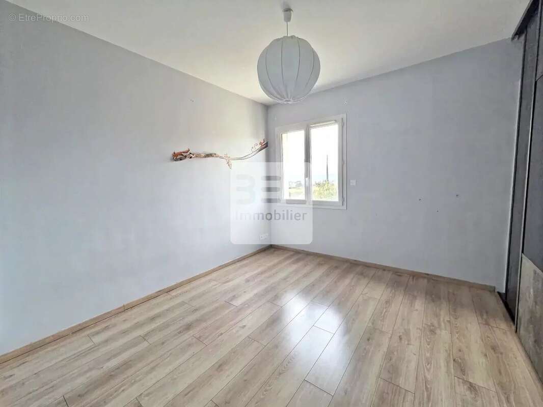 Maison à LA ROQUE-SUR-CEZE