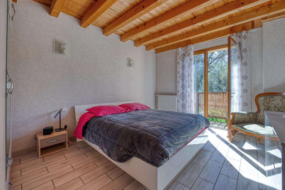 Maison 208 m² à Saint-Quentin-Sur-Isere  - photo 9