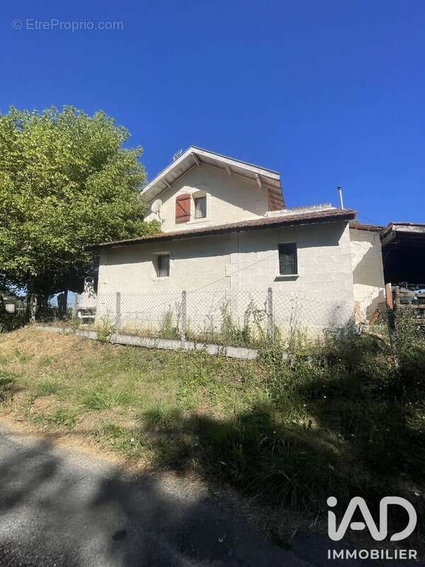 Maison 94 m² à Espiet  - photo 4