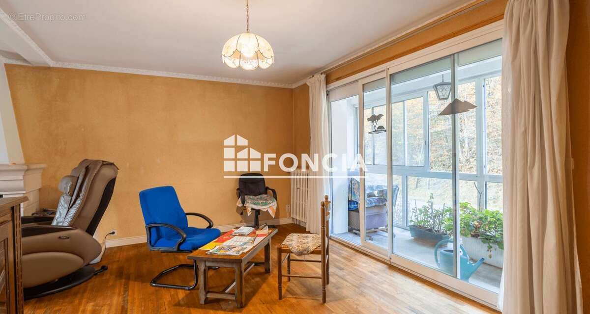 Maison à CHAMPCEVINEL