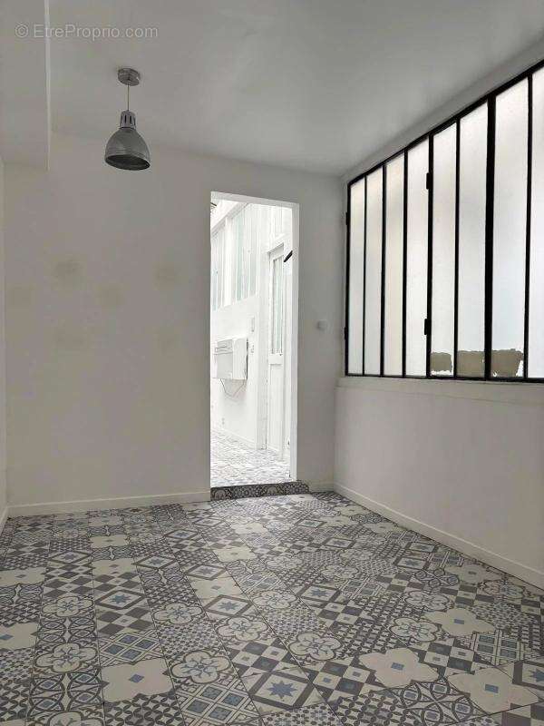 Commerce à PARIS-3E