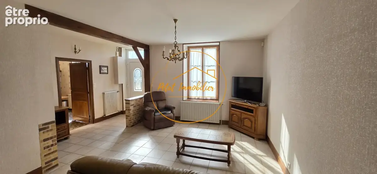 Maison familiale de 118 m2 avec dépendances, garages et beau potentiel - photo 3