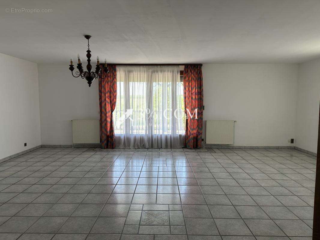 Maison à DOMBASLE-EN-XAINTOIS