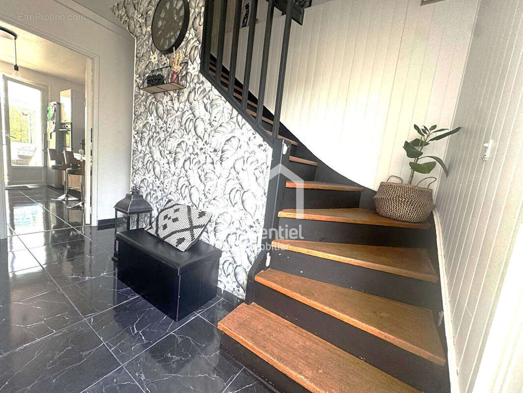 Maison à VERNEUIL-SUR-SEINE