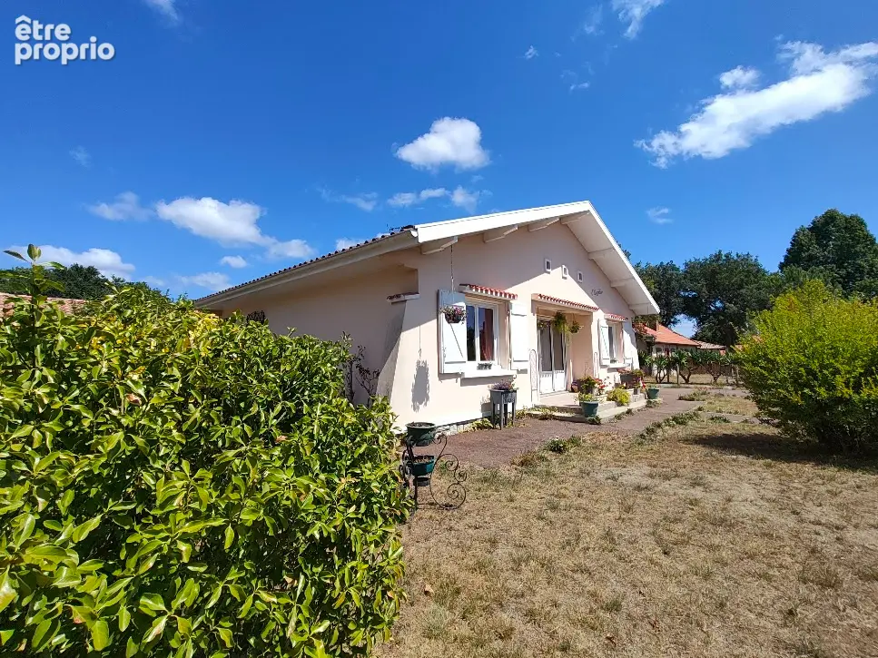 Maison à AZUR