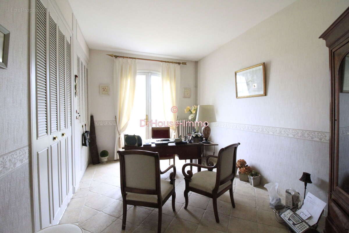 Maison 320 m² à Beaumont-Le-Roger  - photo 7