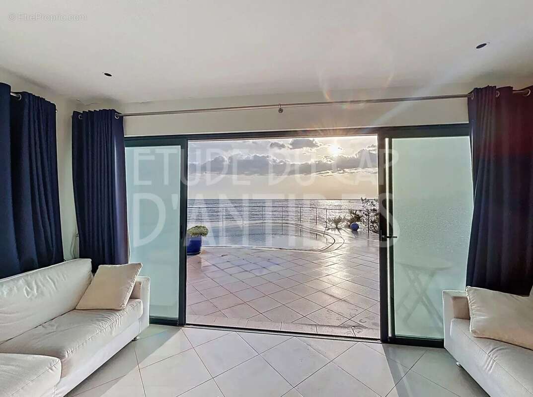 Maison à ROQUEBRUNE-SUR-ARGENS