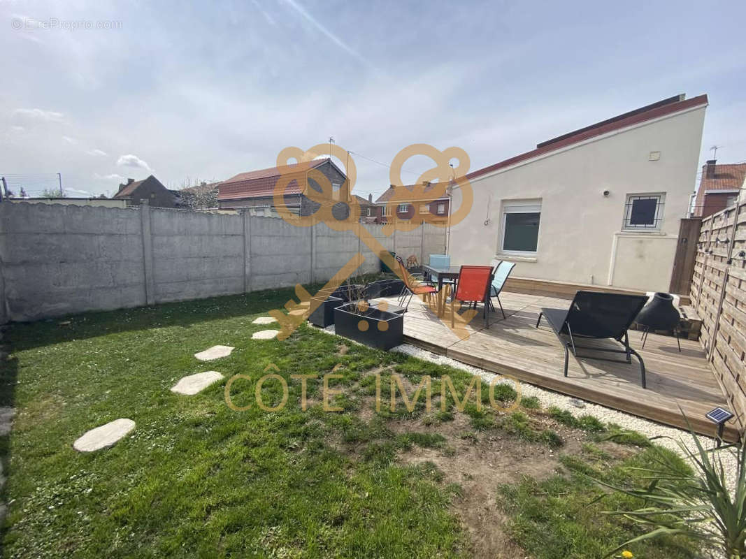 Autre à COURCELLES-LES-LENS