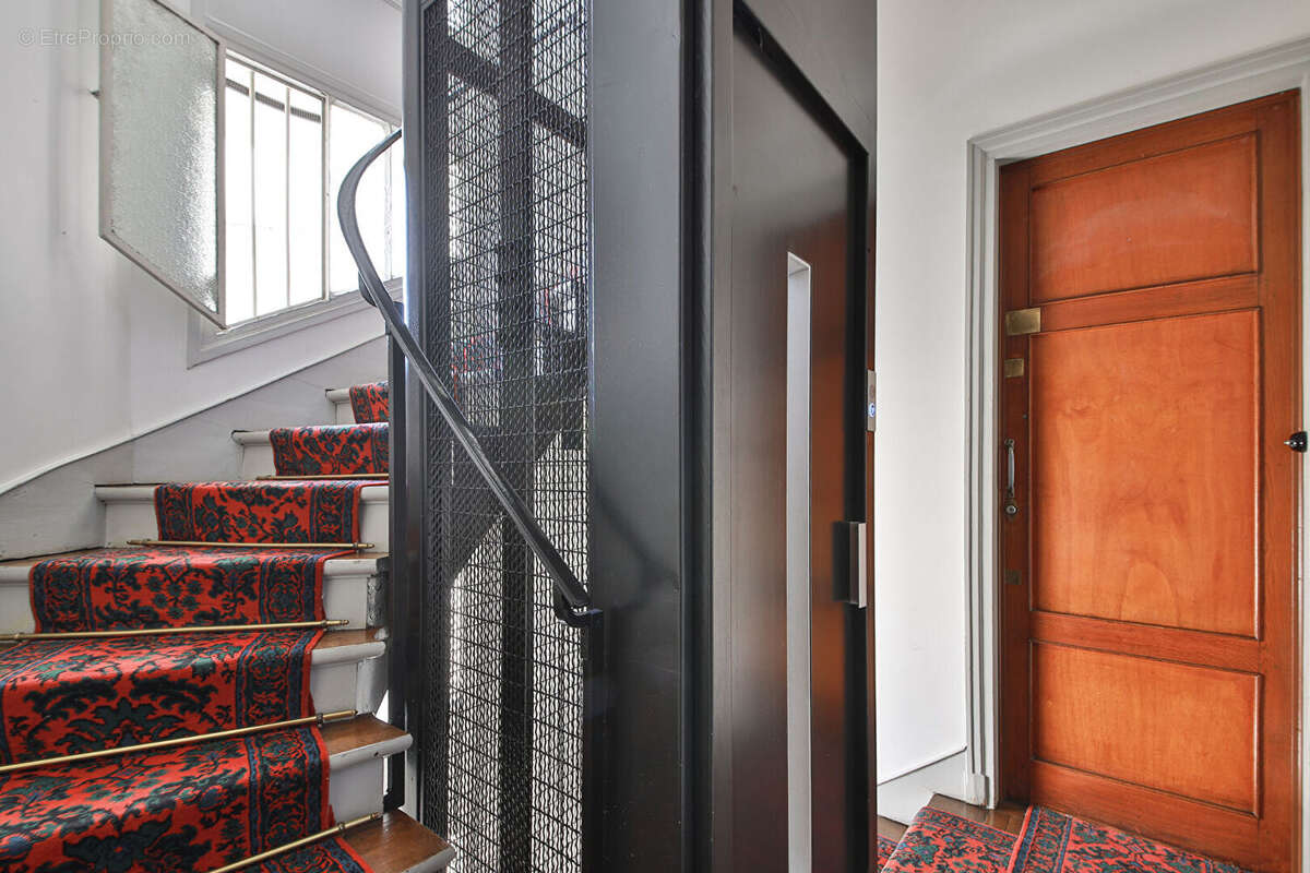 Appartement à PARIS-14E