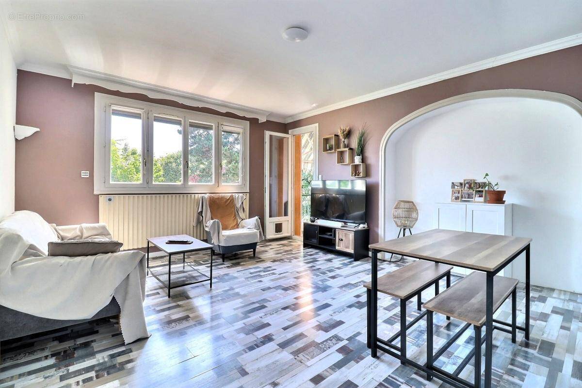 Appartement à CHENOVE