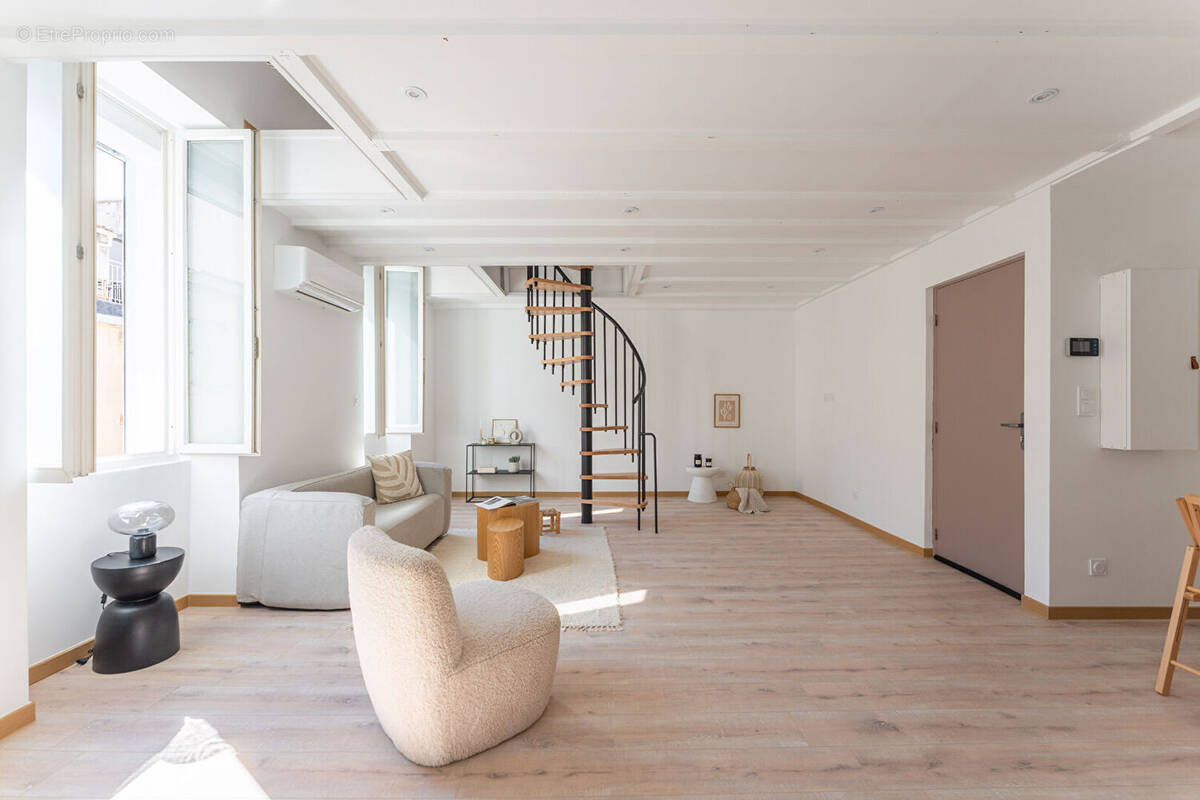 Appartement à MARSEILLE-2E