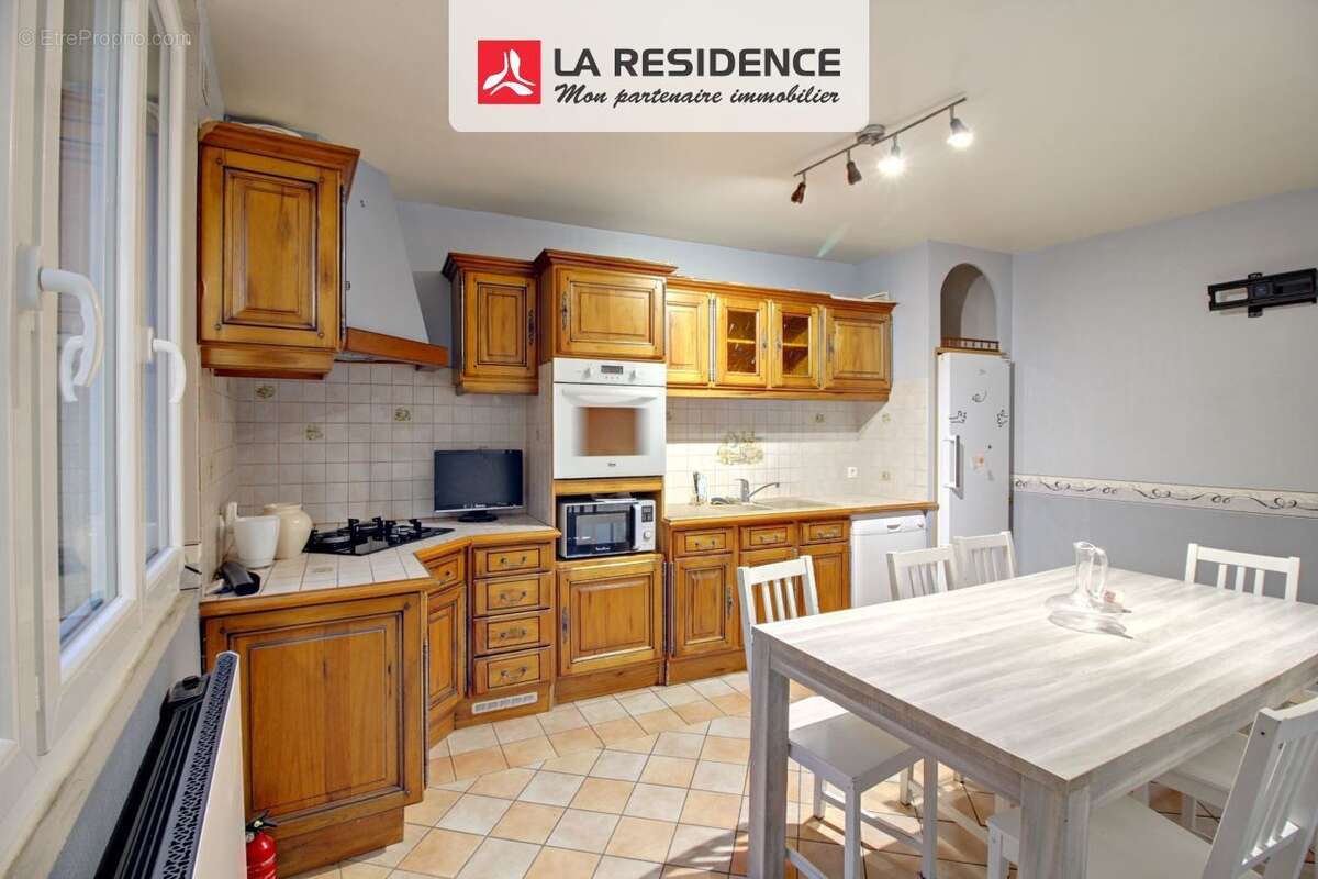 Maison à LES MUREAUX