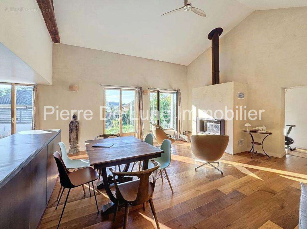 Maison à NEUVILLE-SUR-SAONE