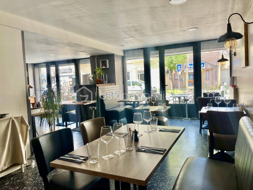 Commerce à REMOULINS