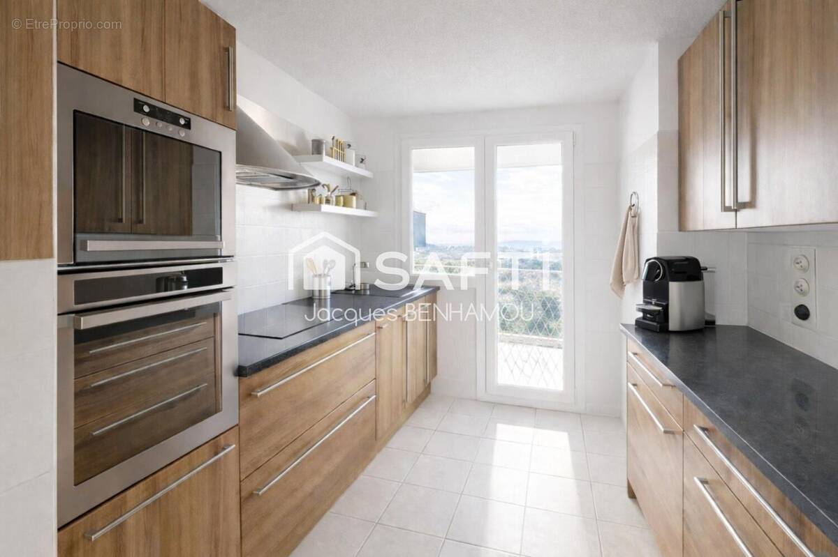 Photo 1 - Appartement à MARSEILLE-12E