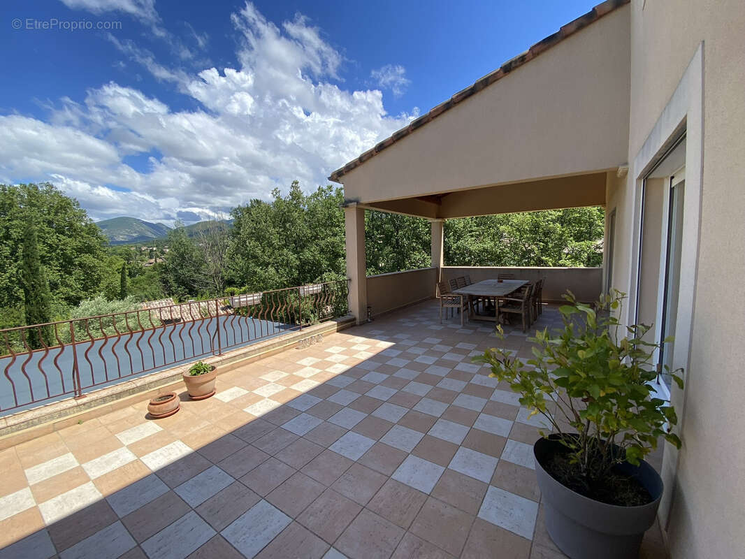 Maison à MALAUCENE