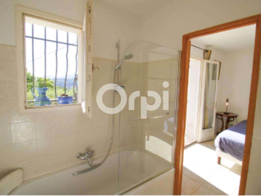 Appartement à MONTAUROUX