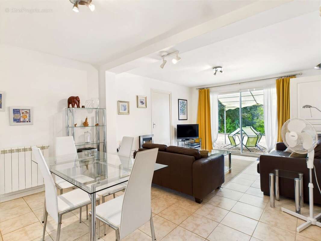 Maison pratique de 5 chambres avec piscine et appartement indépendant près de Sarlat, Dordogne - DPE C/C - Opportunité de revenu - photo 10