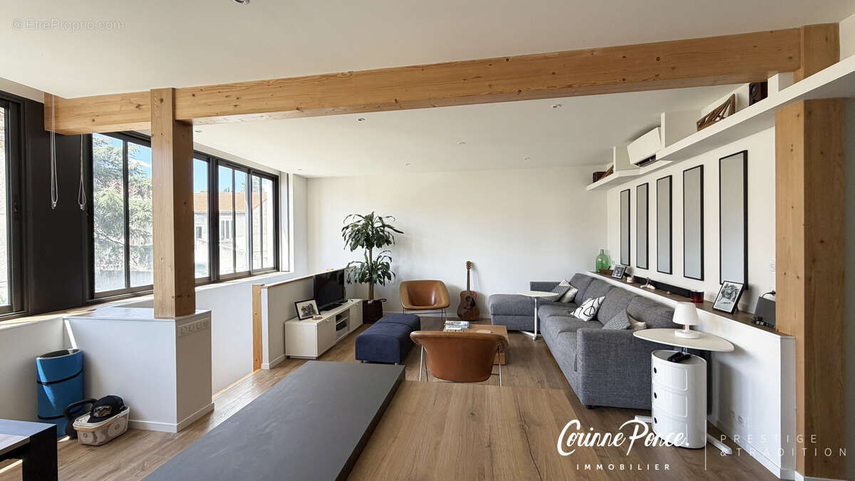 Nimes centre quartier residentiel appartement/maison de ville 135 m2 loi carrez 200 m2 habitables garage terra - photo 3