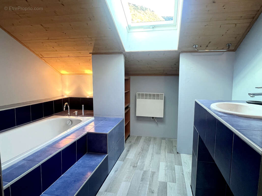 Maison à COLLONGES-SOUS-SALEVE