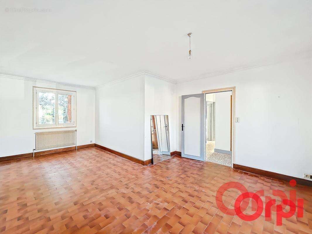 Maison à SAINT-AMAND-MONTROND