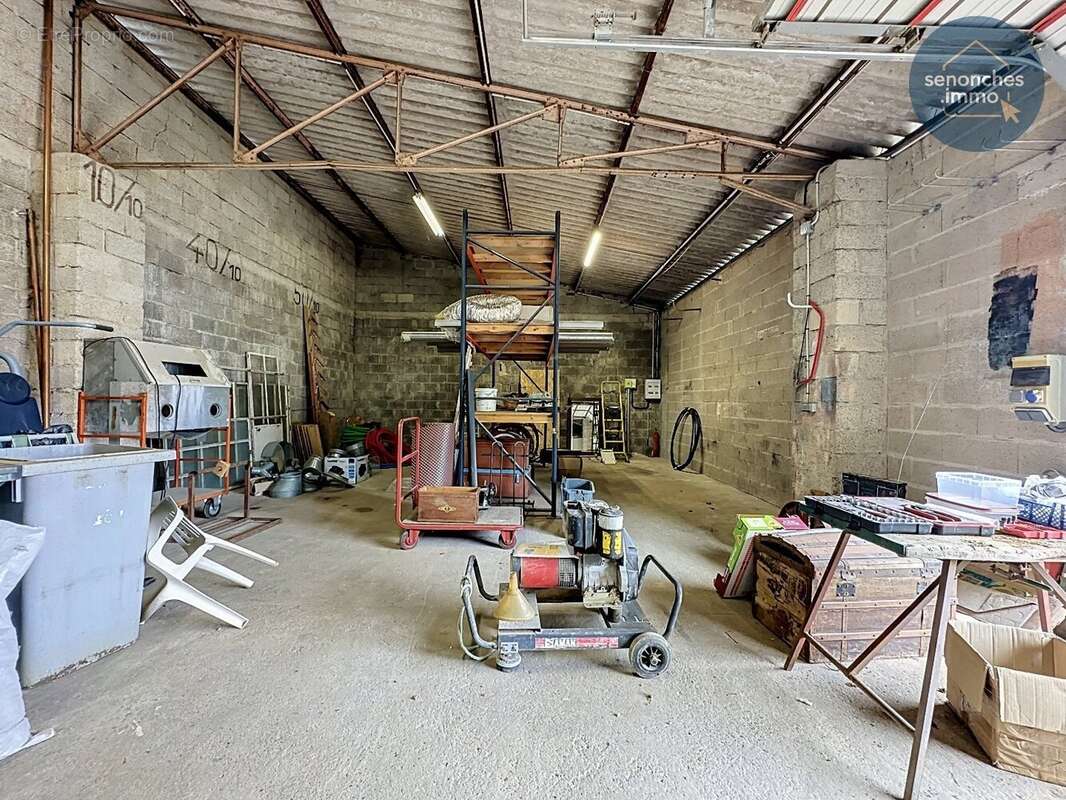 Local commercial à vendre à Senonches (28250)  149 m² en zone industrielle avec fort potentiel d'exploitation - photo 2