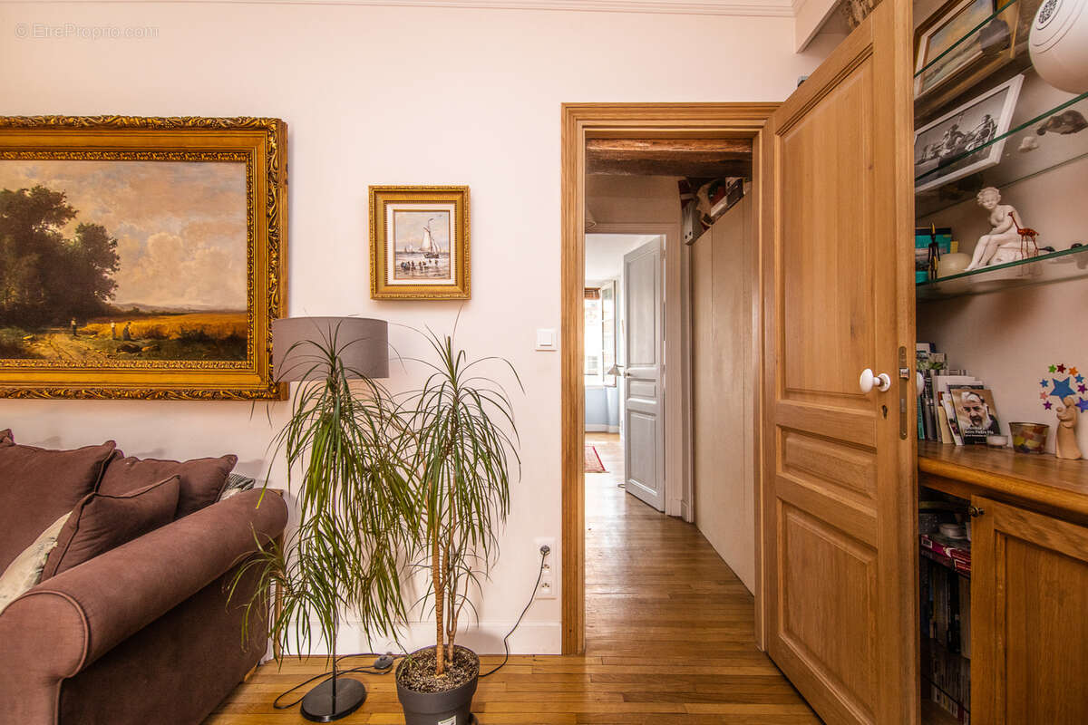 Appartement à PARIS-2E