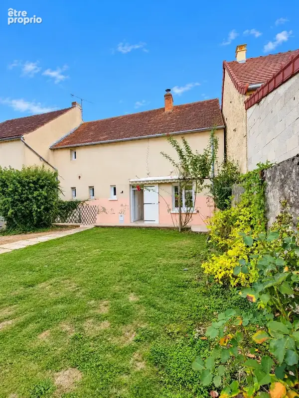 Maison à ETROUSSAT