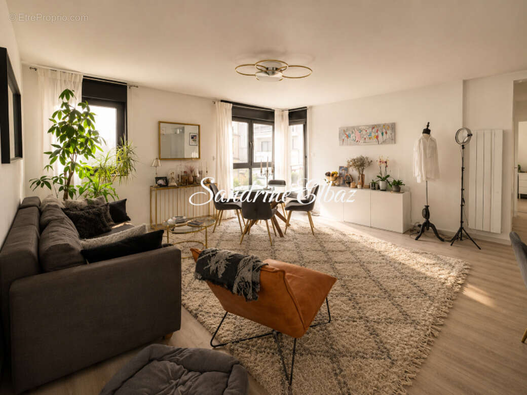 Appartement à PARIS-20E