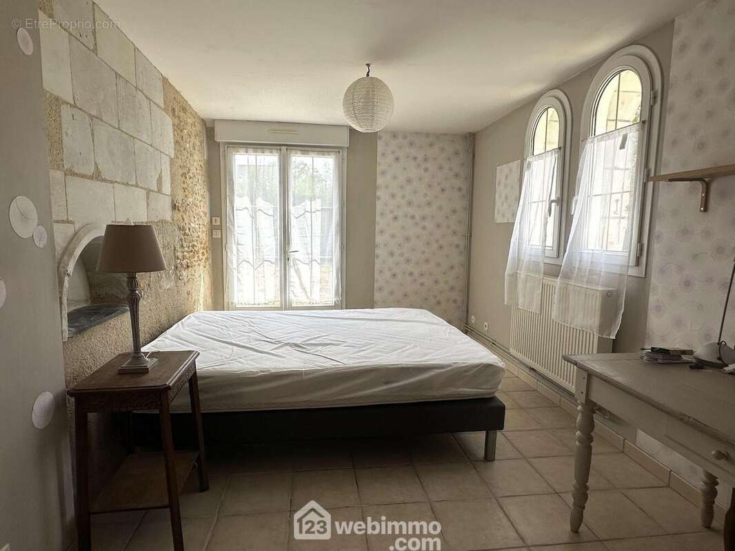 Maison 155 m² à Maze  - photo 7