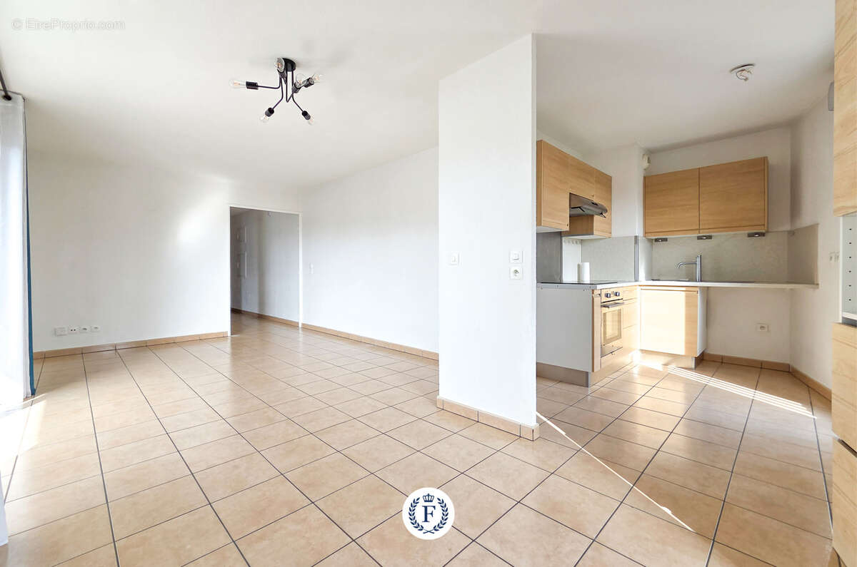 Appartement à MEYZIEU