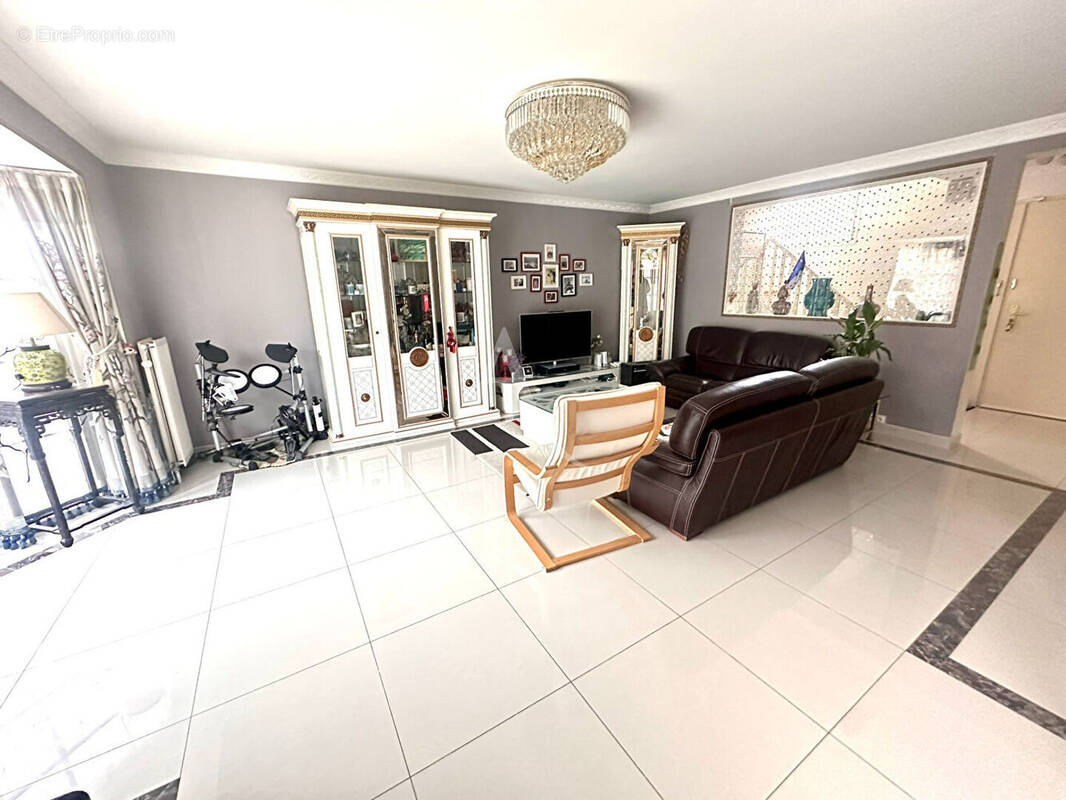 Maison à BUSSY-SAINT-GEORGES