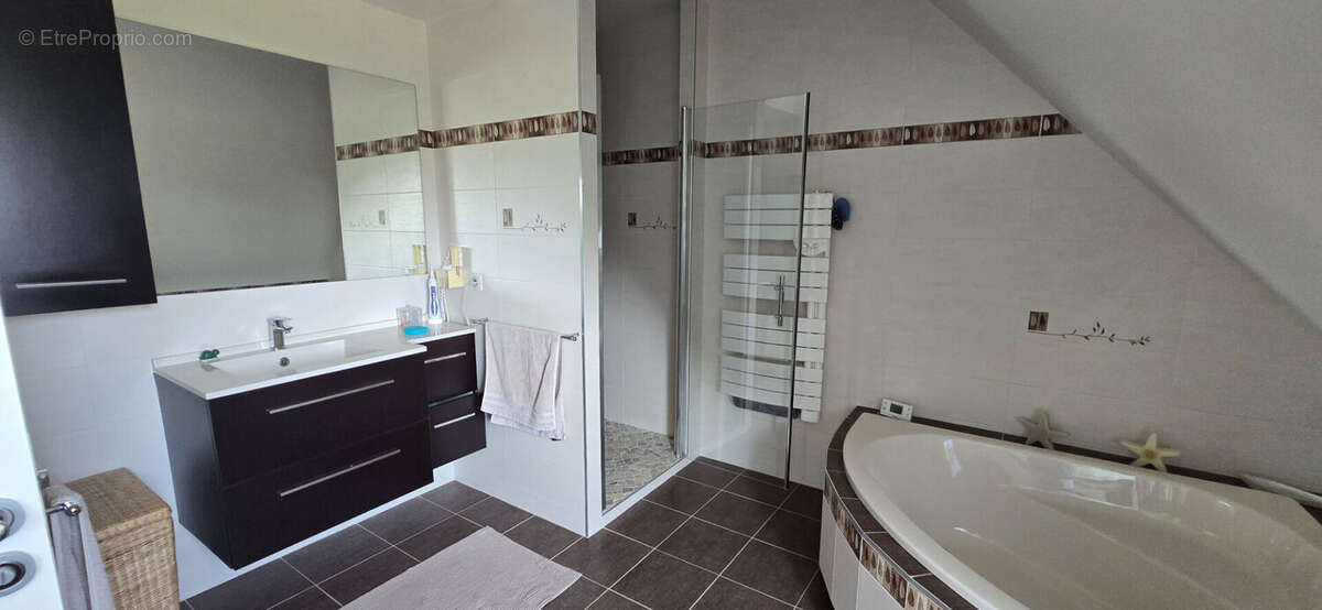Fouesnant, Beg-Meil, très jolie contemporaine de 205 m² environ, bourg et plages à pied ! - photo 9
