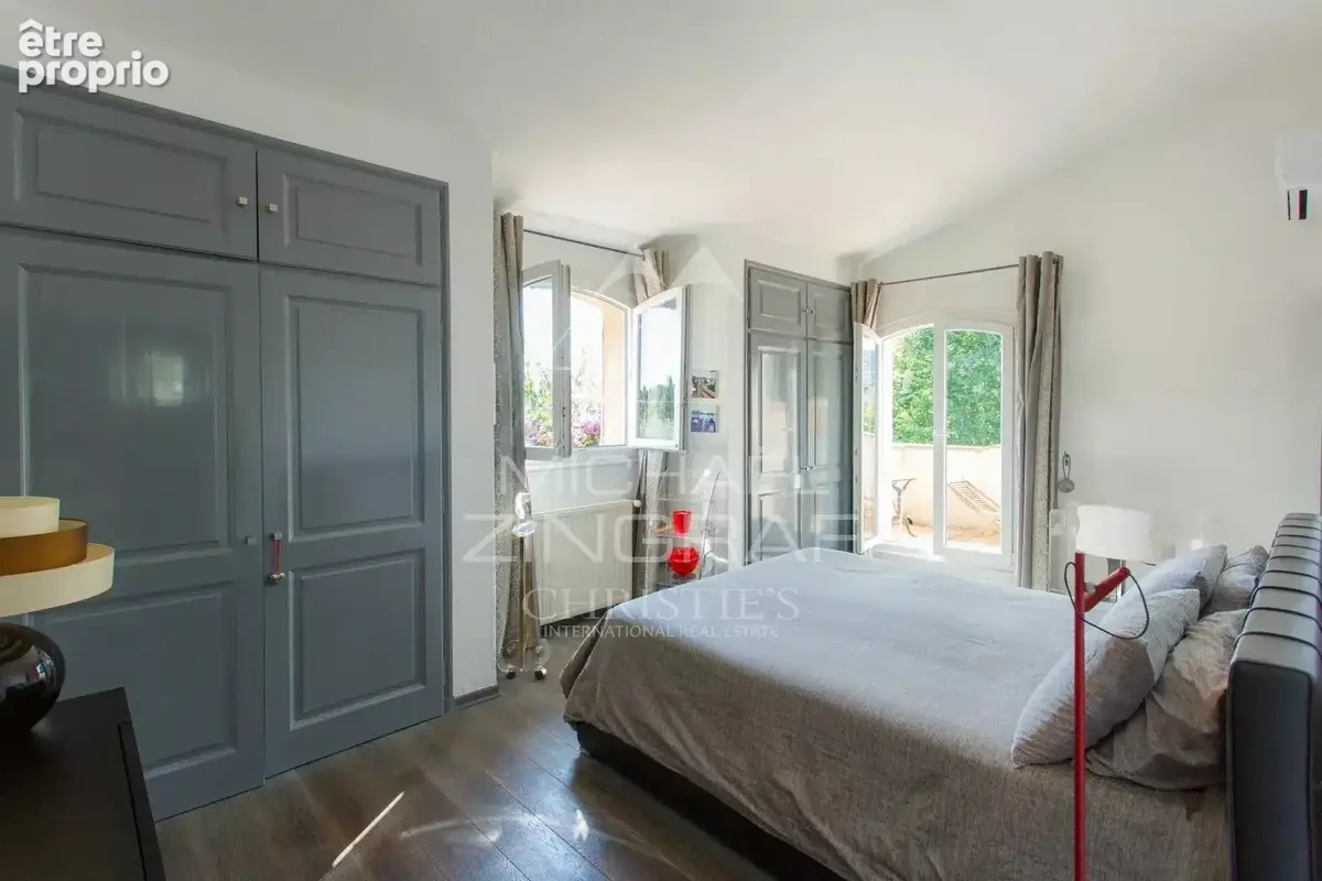 Villa Provençale d’Exception avec Vue Dégagée et Jardin de 4 375 m² à Plascassier - photo 10