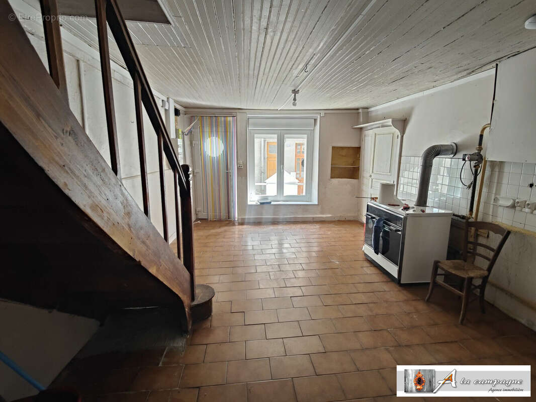 Maison à MONTAIGUT
