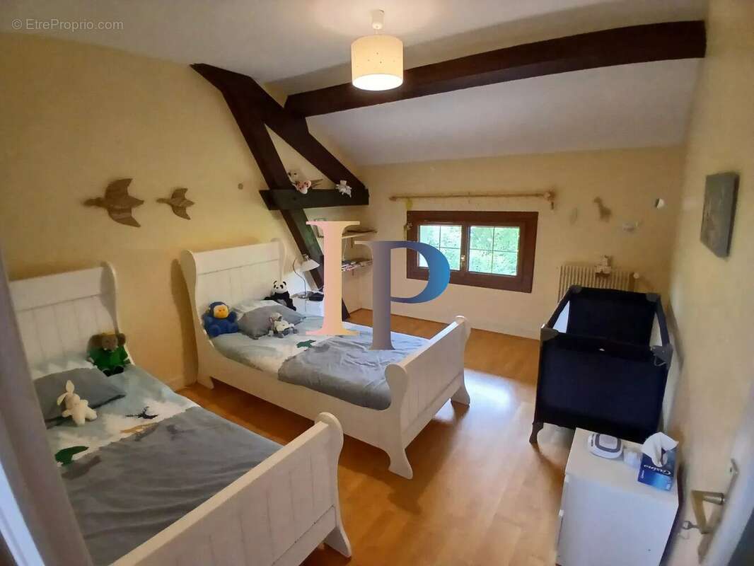Maison 210 m² à Charlieu  - photo 19