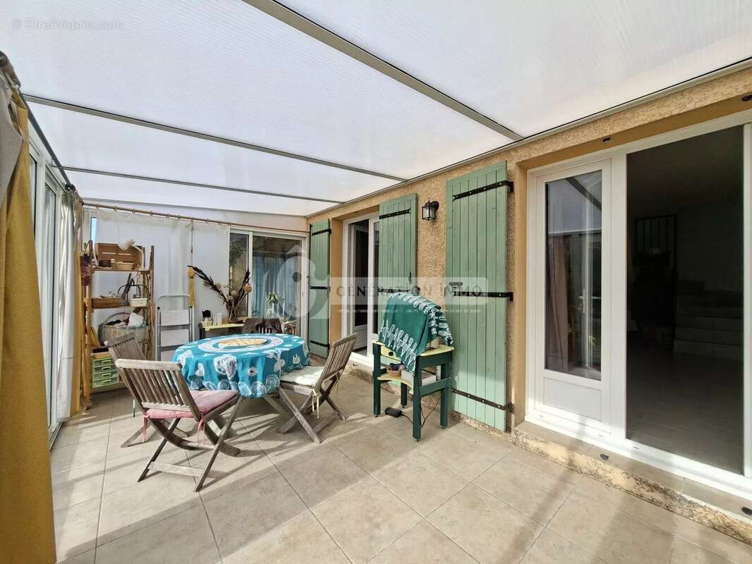 Maison à FONTVIEILLE