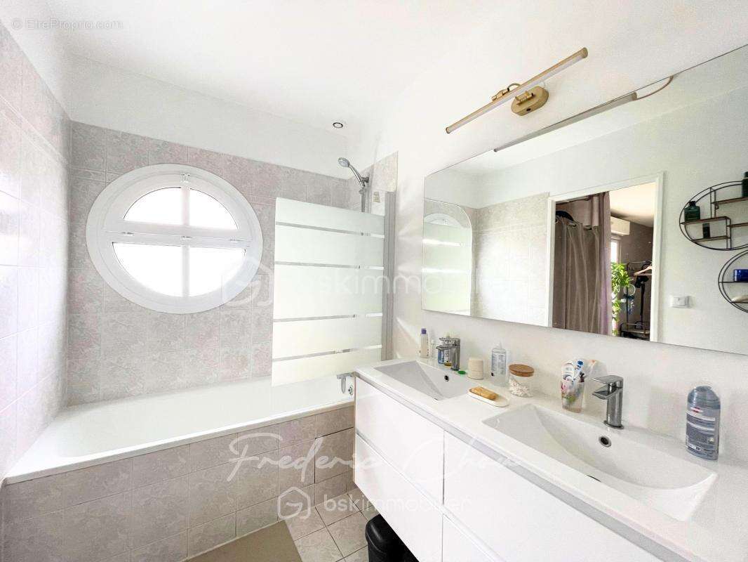 Maison à BUSSY-SAINT-GEORGES