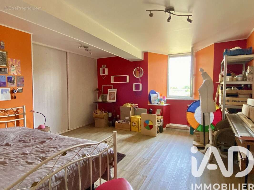 Maison 346 m² à Cezais  - photo 8